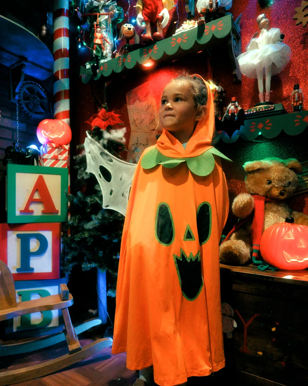 Sally in her laboratory at Halloween at the North Pole, photo 9